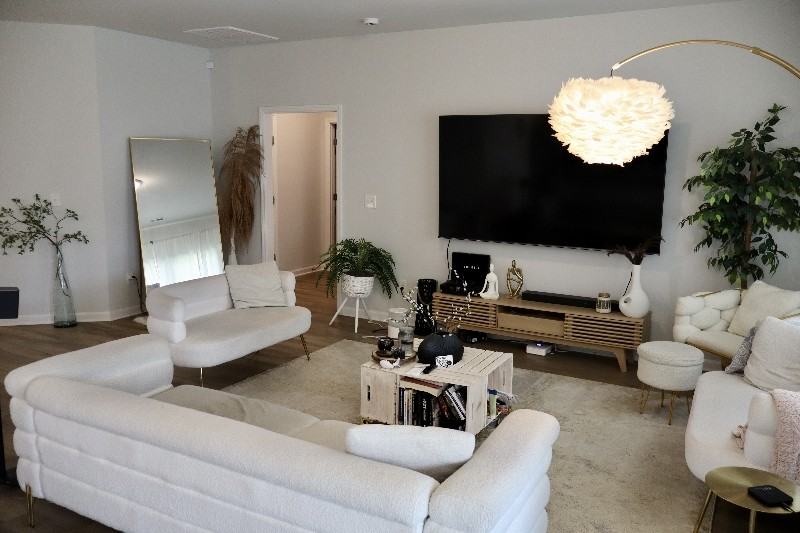 316 Temper St - Photo 5 of 15