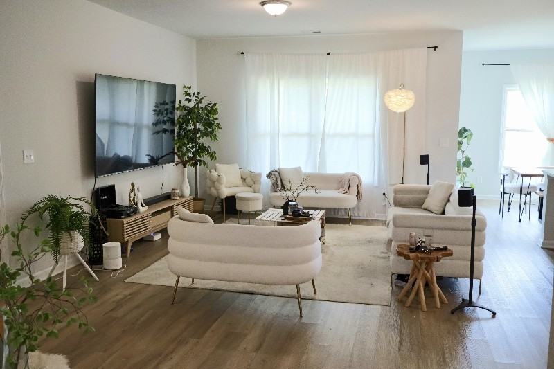 316 Temper St - Photo 6 of 15