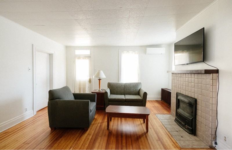 163 Mckeesport Rd - Photo 2 of 19