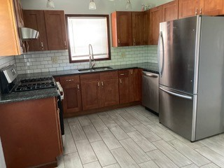 111 Plymouth Ave S - Photo 4 of 8