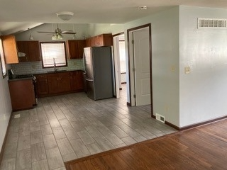 111 Plymouth Ave S - Photo 5 of 8