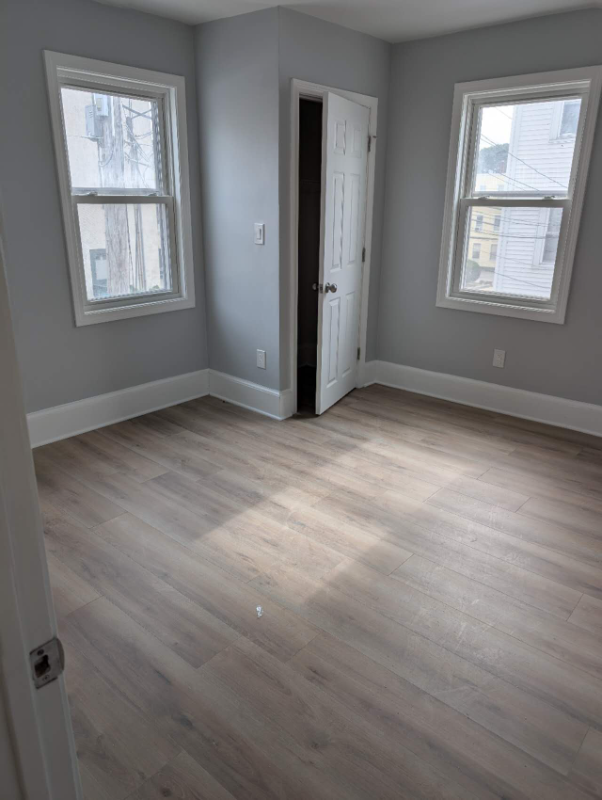 1034 Washington St #1 - Photo 3 of 9