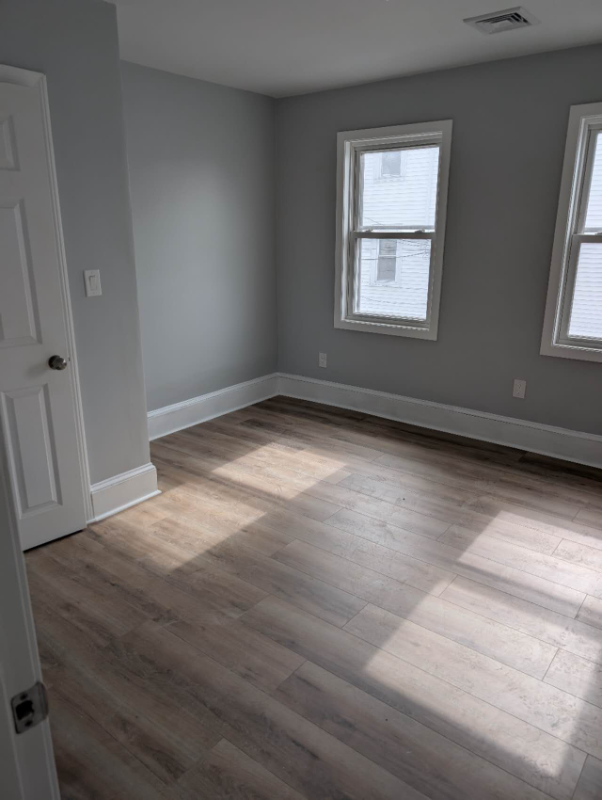 1034 Washington St #1 - Photo 5 of 9