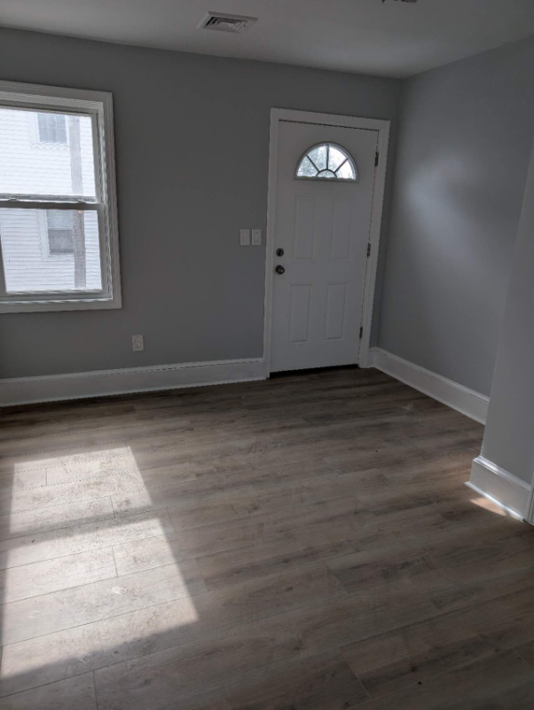 1034 Washington St #1 - Photo 6 of 9