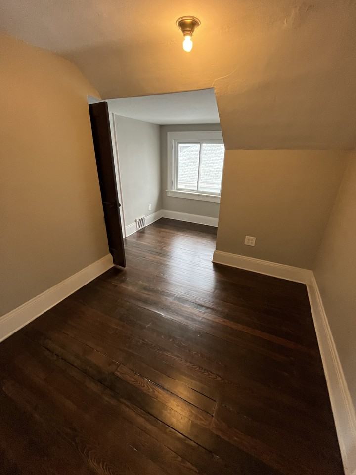 59 S Highland Ave #3 - Photo 4 of 9