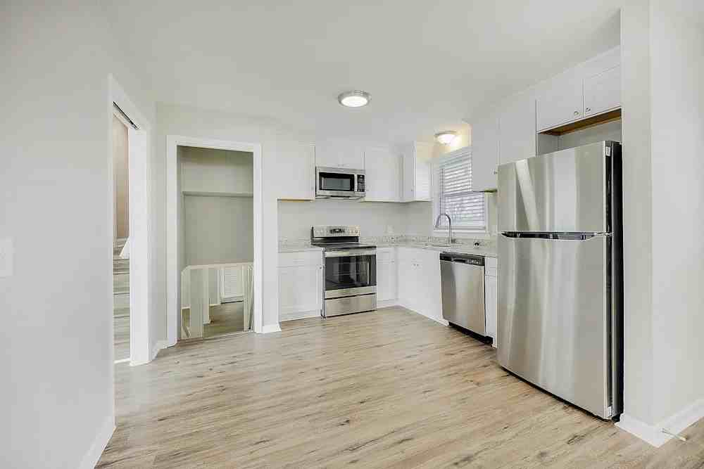 721 Winthorne Dr #NA - Photo 2 of 10