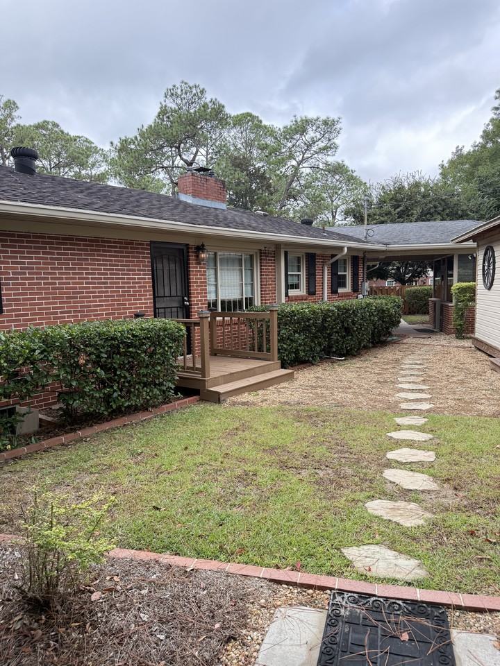 203 17th Ave Se #NA - Photo 3 of 26