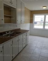 featured image of 906 S High St