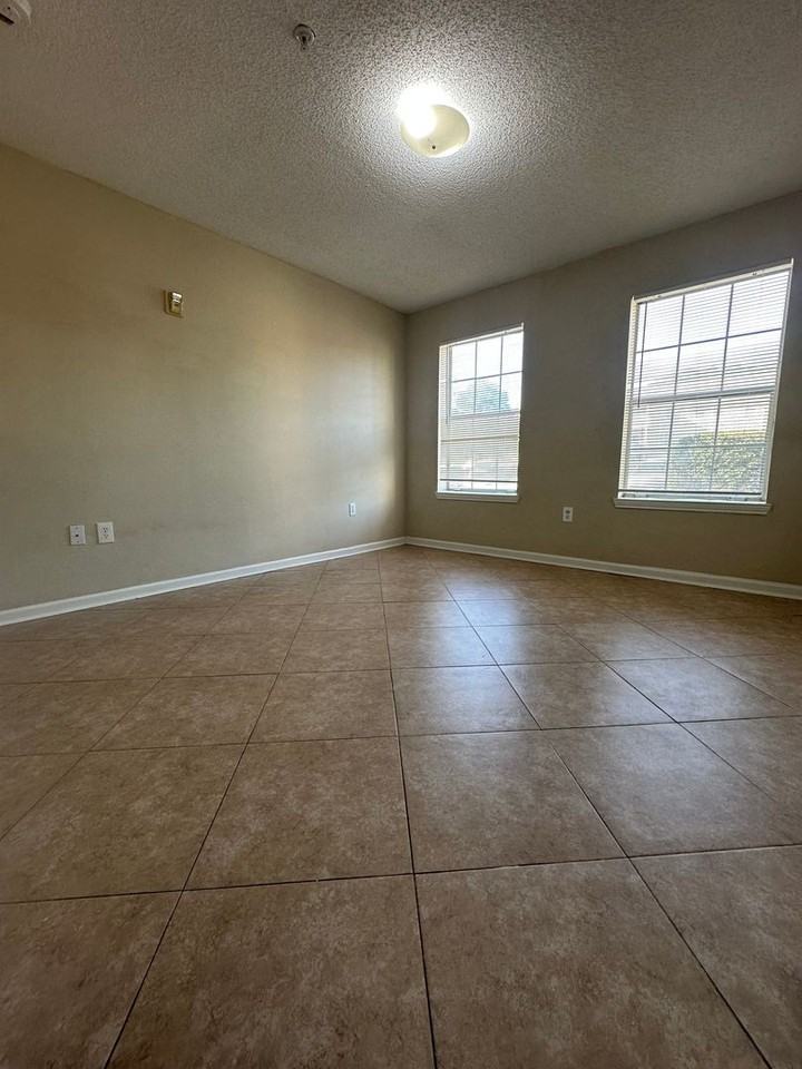 4075 Dancing Cloud Court #195 - Photo 6 of 11