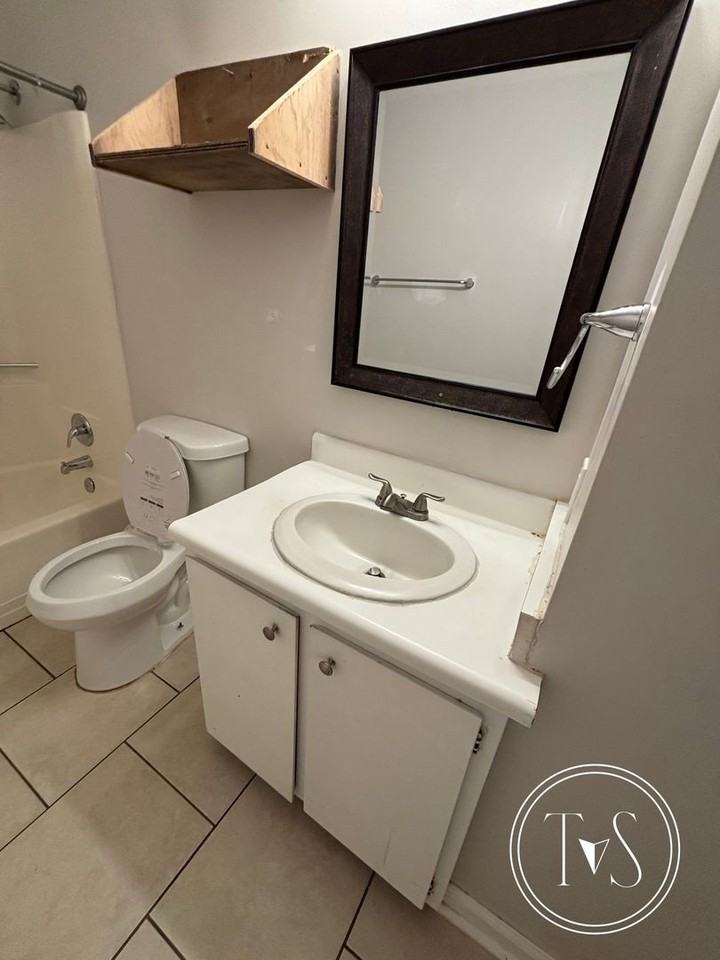 10710 Egmont Road #20 - Photo 5 of 9