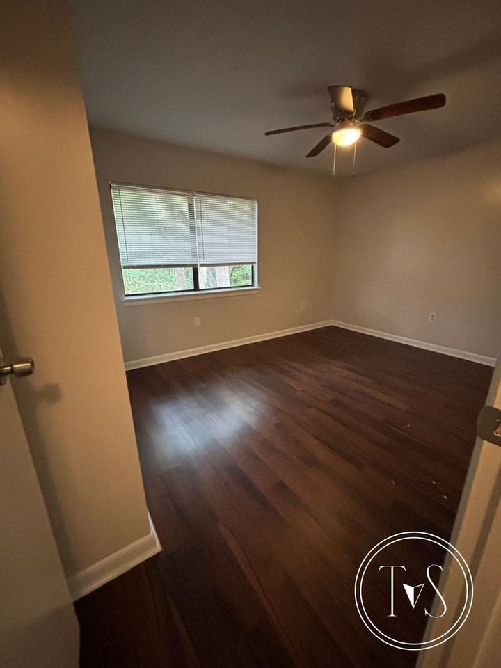 10710 Egmont Road #20 - Photo 6 of 9