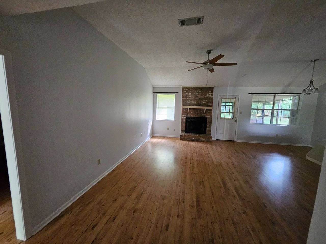 115 Burnley Dr - Photo 3 of 14