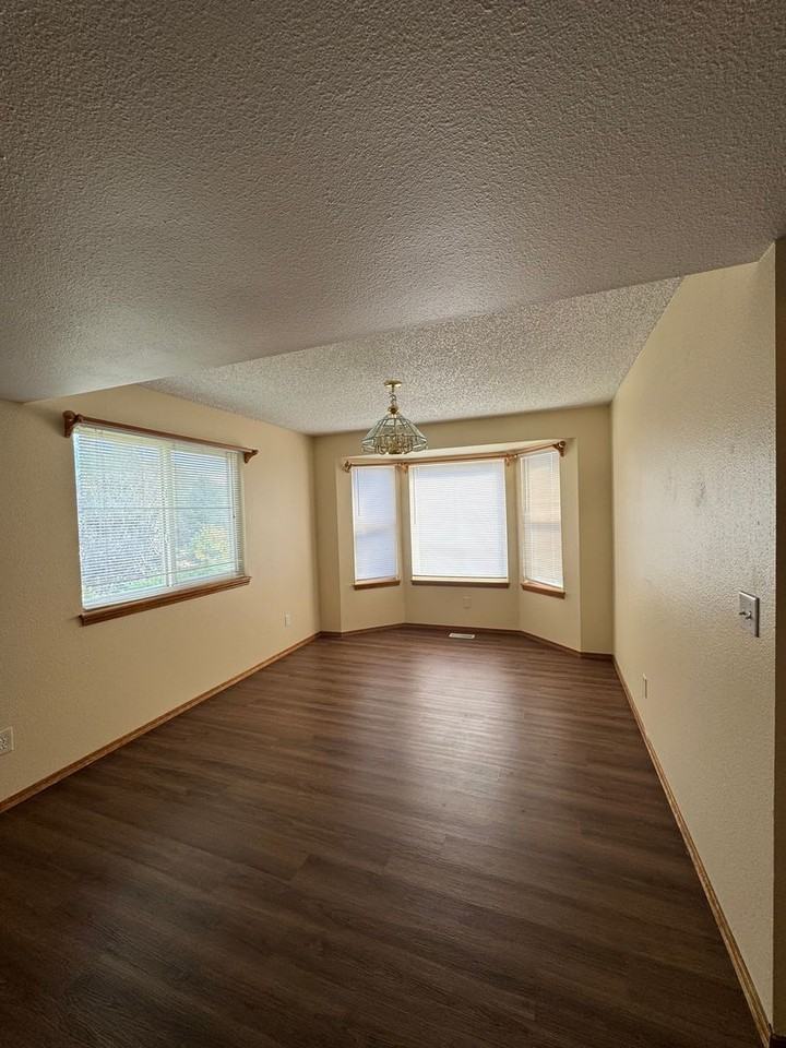 5625 Flag Way - Photo 4 of 21