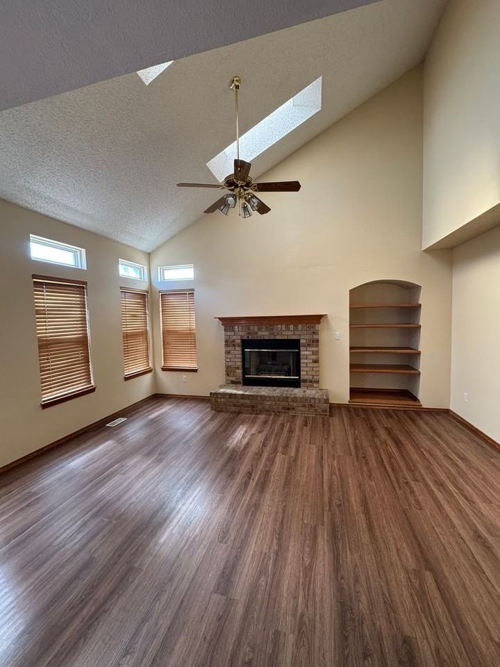 5625 Flag Way - Photo 6 of 21