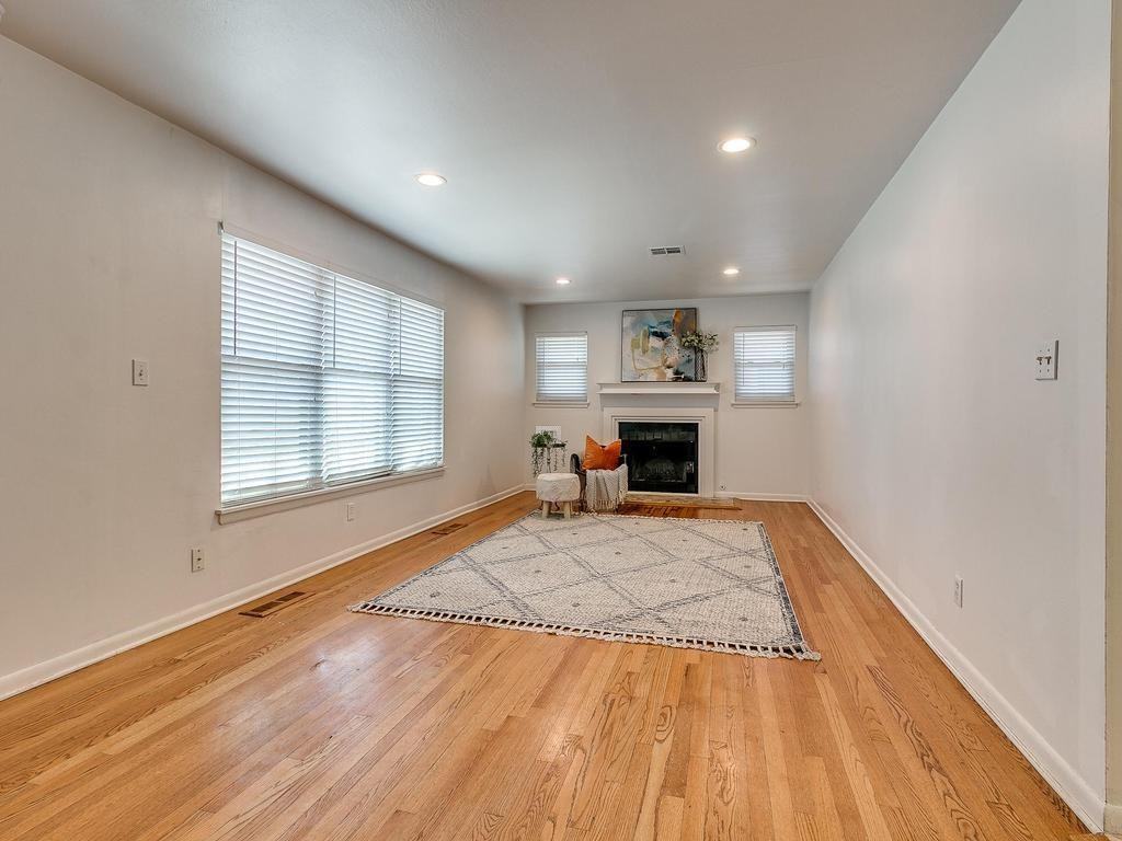 2644 Lakeside Dr #NA - Photo 3 of 11