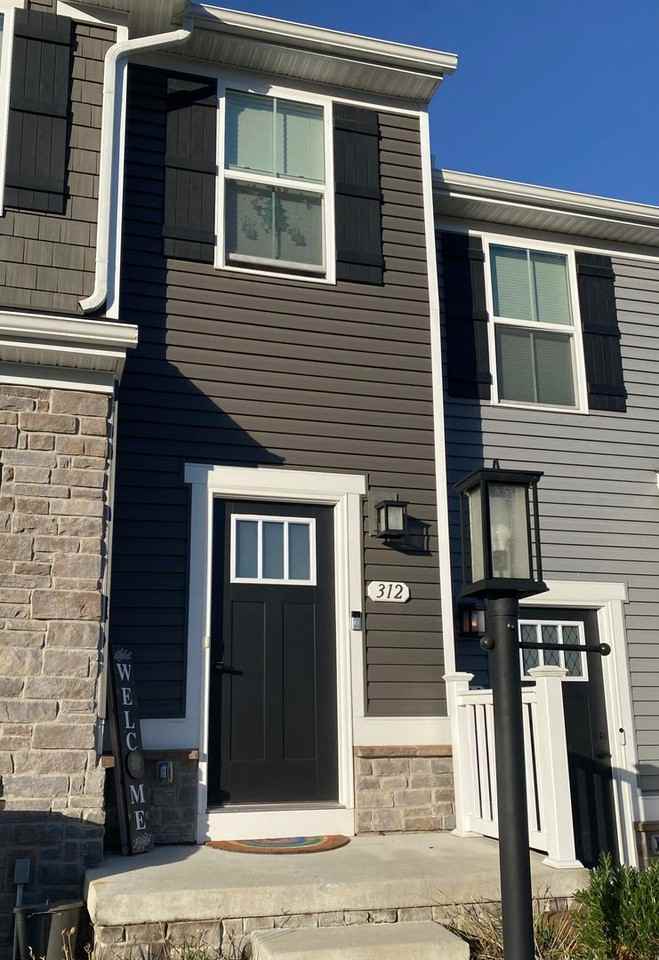 312 Frances Lane - Photo 2 of 35