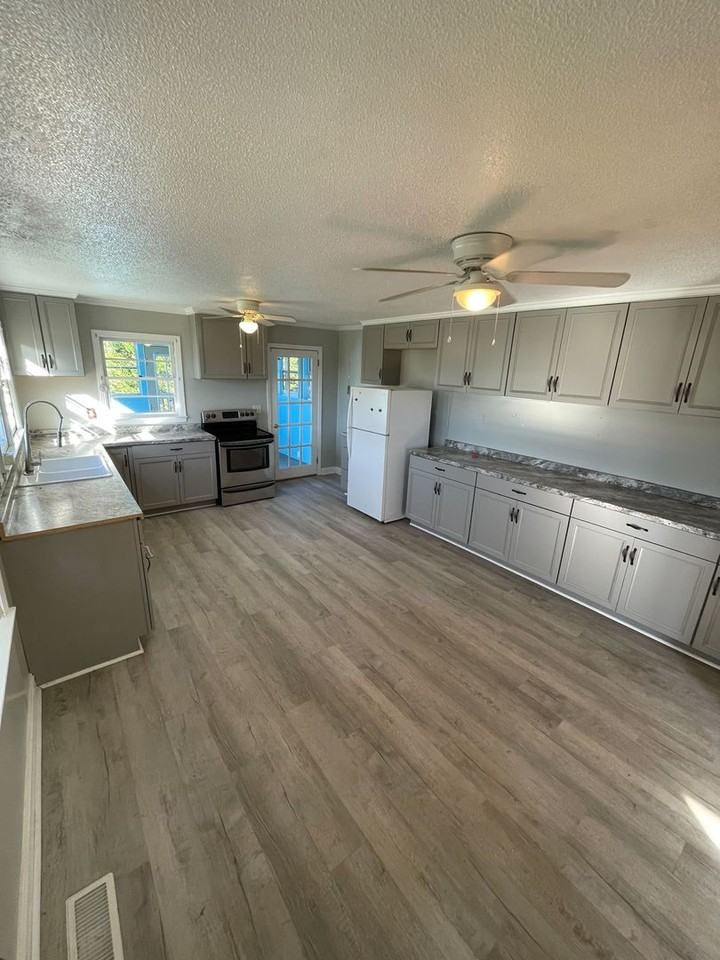 961 Iron Bridge Rd - Photo 2 of 7