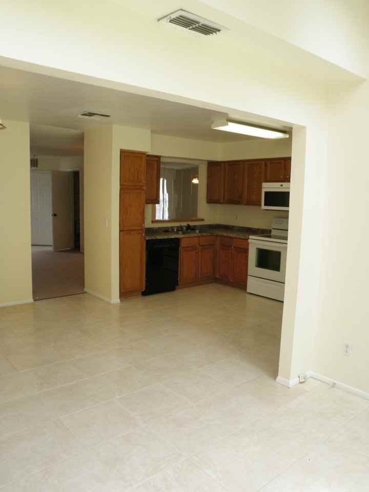 862 Commonwealth Ct - Photo 7 of 15