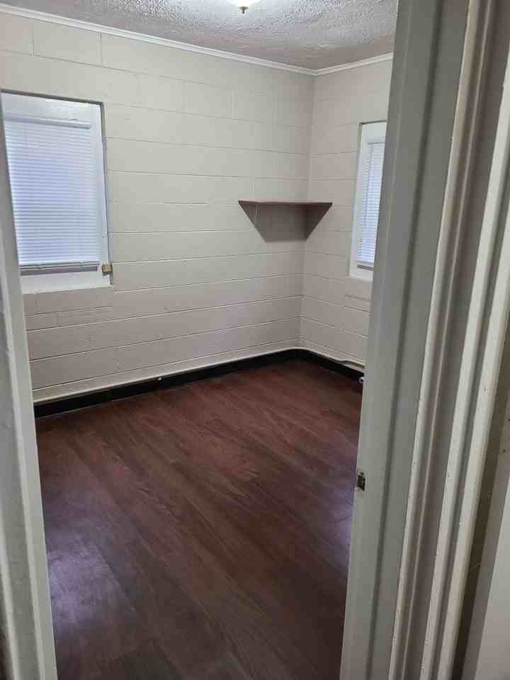 1005 North Pershing Avenue #4 - Photo 6 of 7