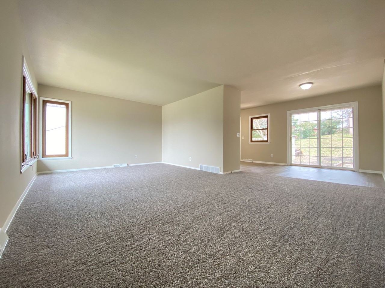 2540 Boyd St - Photo 6 of 27