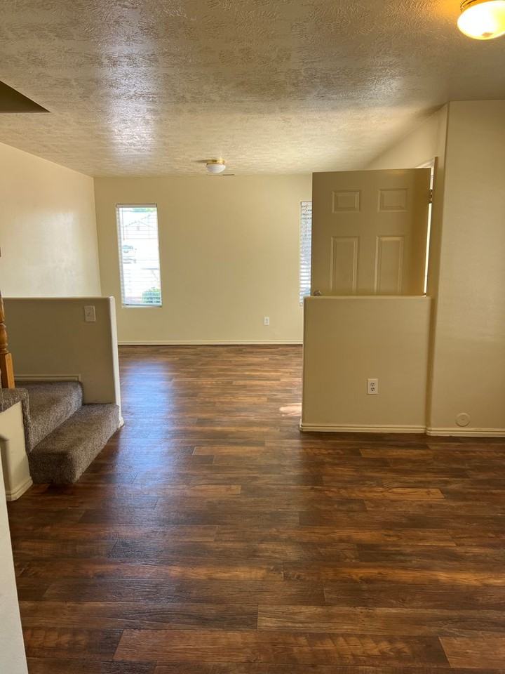 1175 N 1650 W - Photo 5 of 23