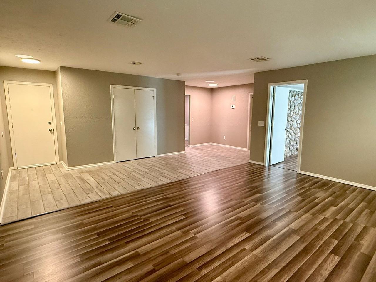 2902 Pine Ridge Rd - Photo 4 of 17