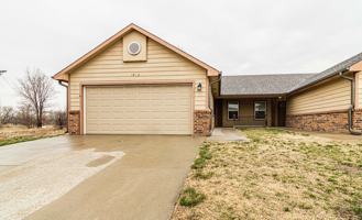 1812 Clover Dr - Photo 1 of 1