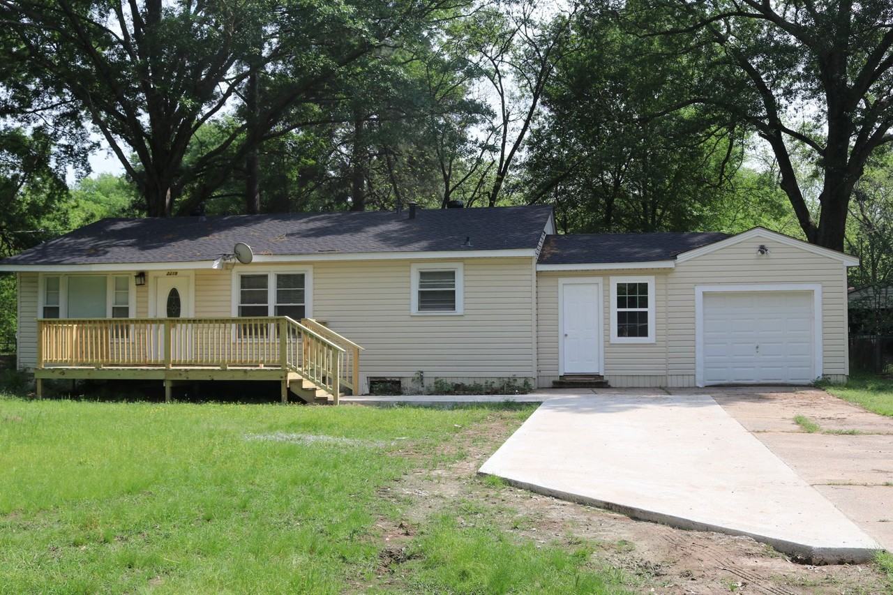 2219 Amelia Ave