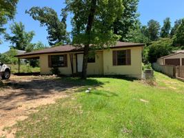 featured image of 2725 1st St E