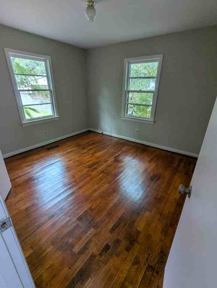 2725 1st St E - Photo 5 of 6