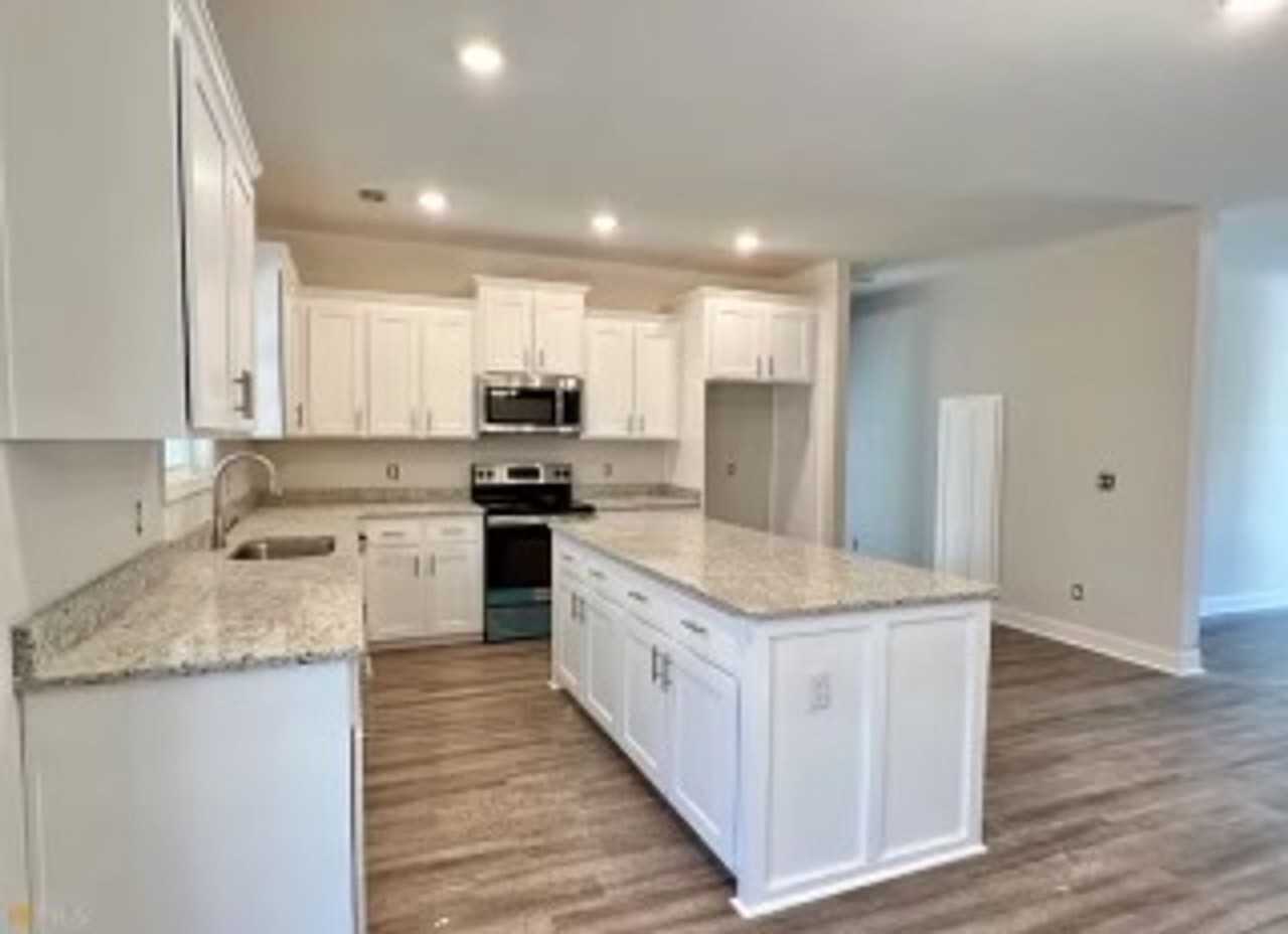 311 Brighton Way - Photo 4 of 14