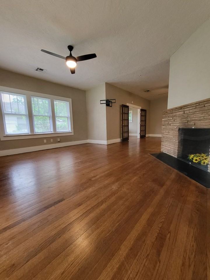 212 W Eufaula St - Photo 2 of 17