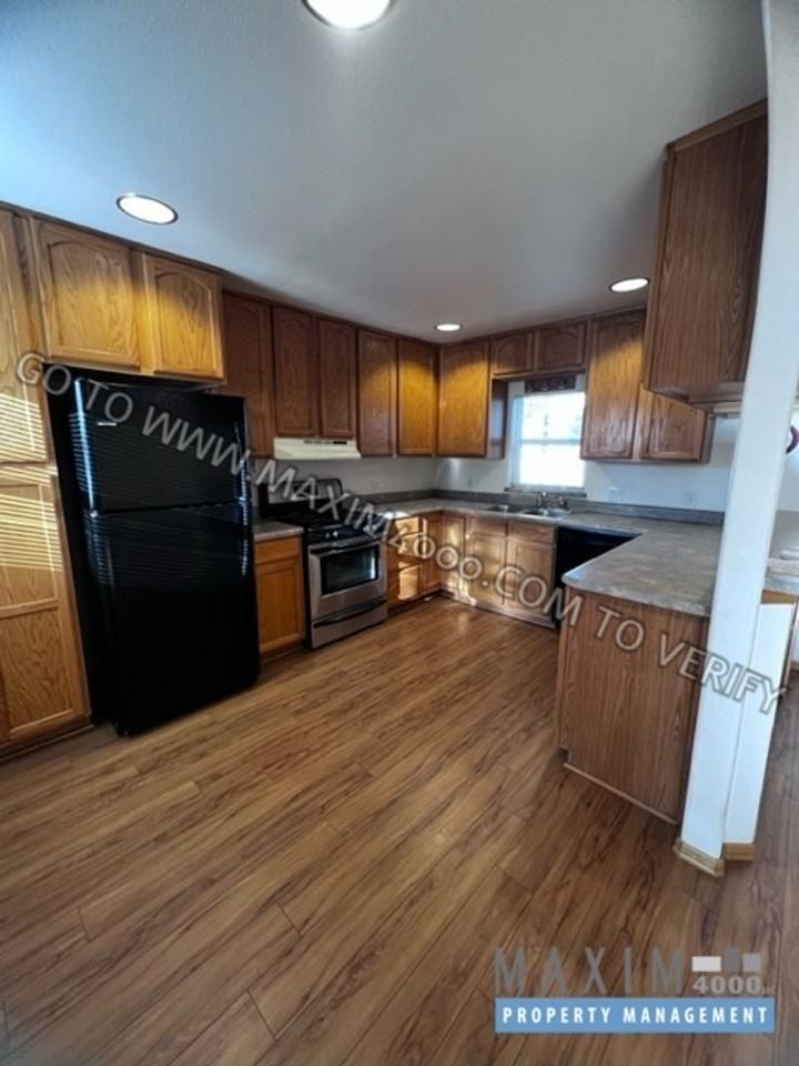 2059 North 26th Street - Photo 4 of 16