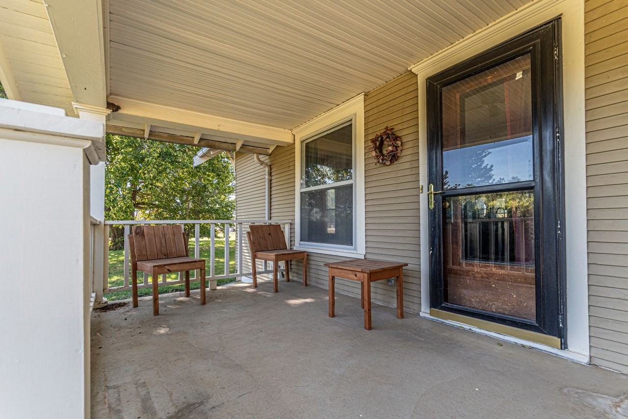 7595 Falcon Rd - Photo 3 of 50