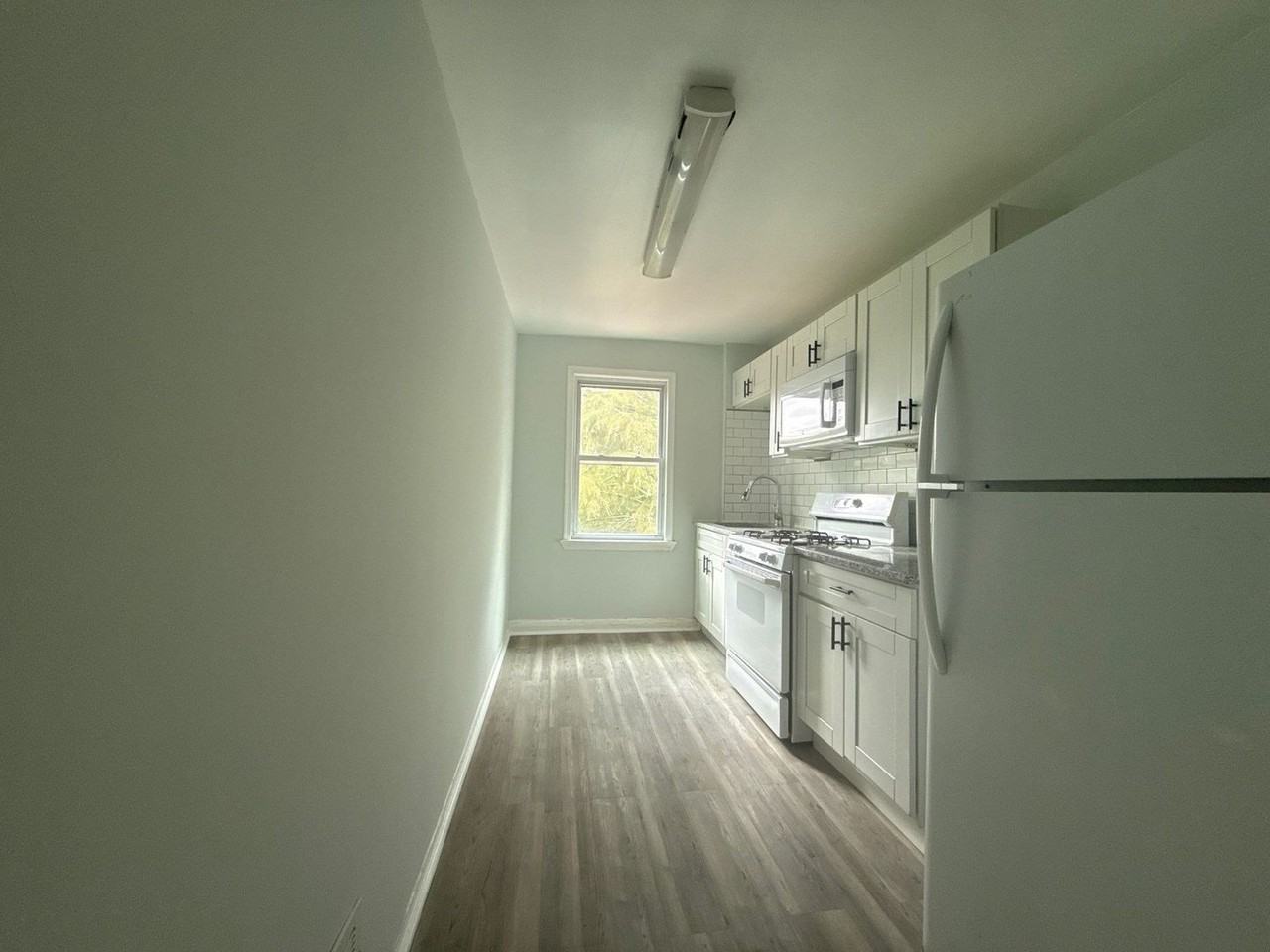 3010 Sollers Point Road - Photo 4 of 7