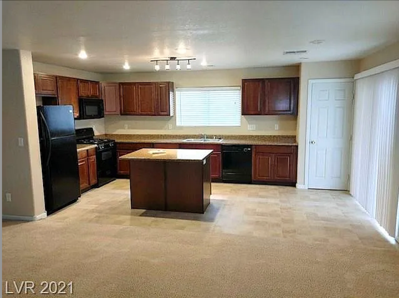 9541 Golden Scots Ct - Photo 2 of 8