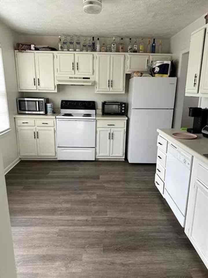 312 Broce Dr - Photo 2 of 15