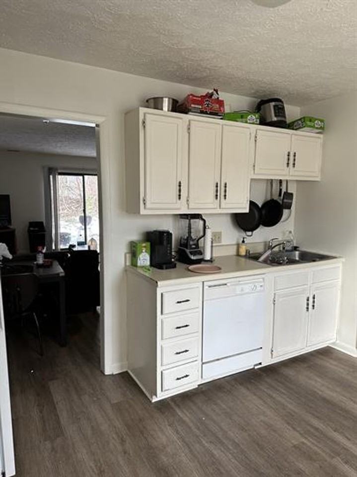 312 Broce Dr - Photo 3 of 15