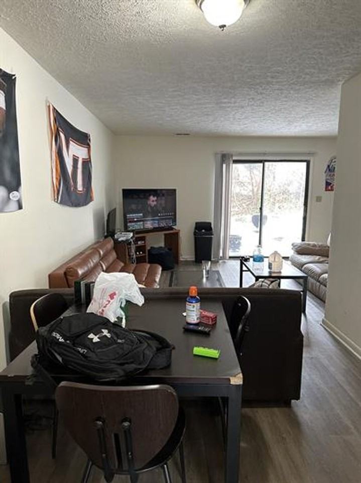312 Broce Dr - Photo 4 of 15