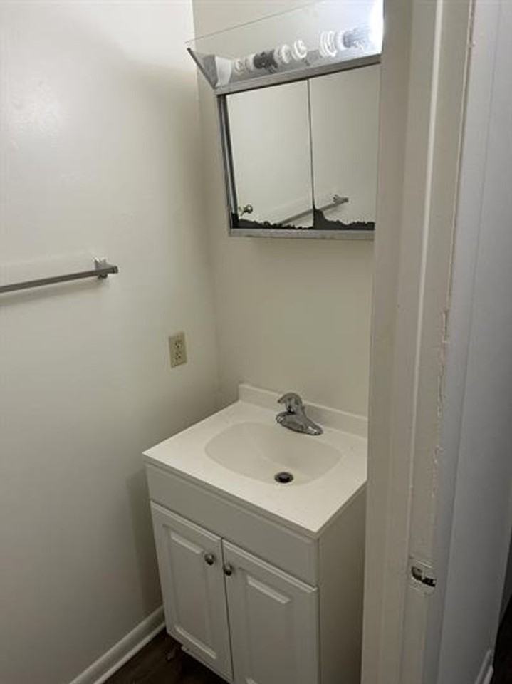 312 Broce Dr - Photo 7 of 15