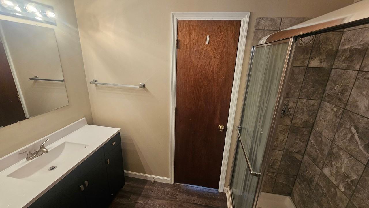 1714 N Lincoln St - Photo 5 of 7