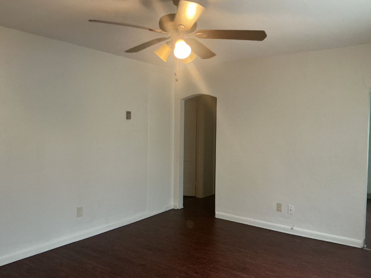 446 Francis Blvd - Photo 2 of 12