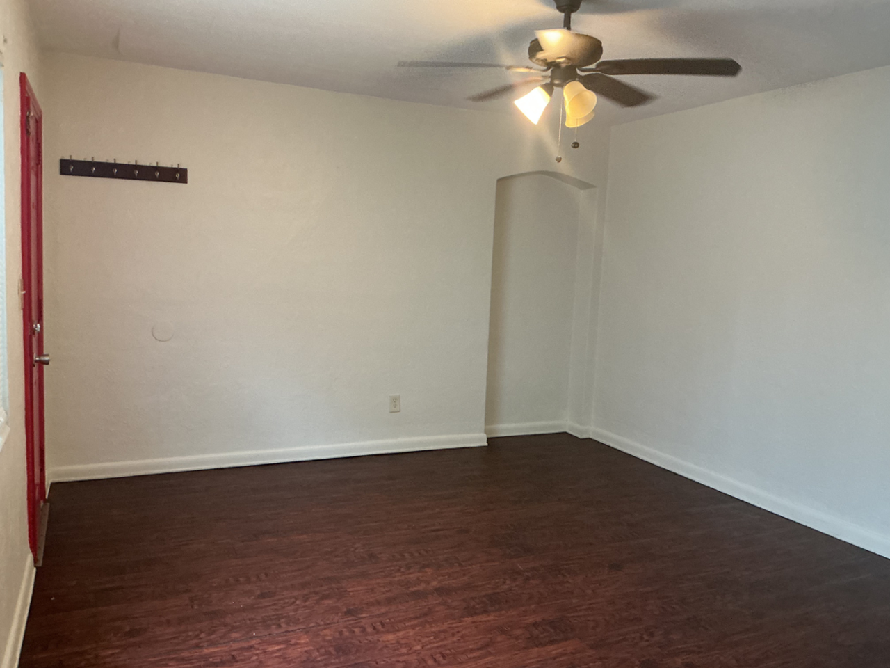 446 Francis Blvd - Photo 4 of 12