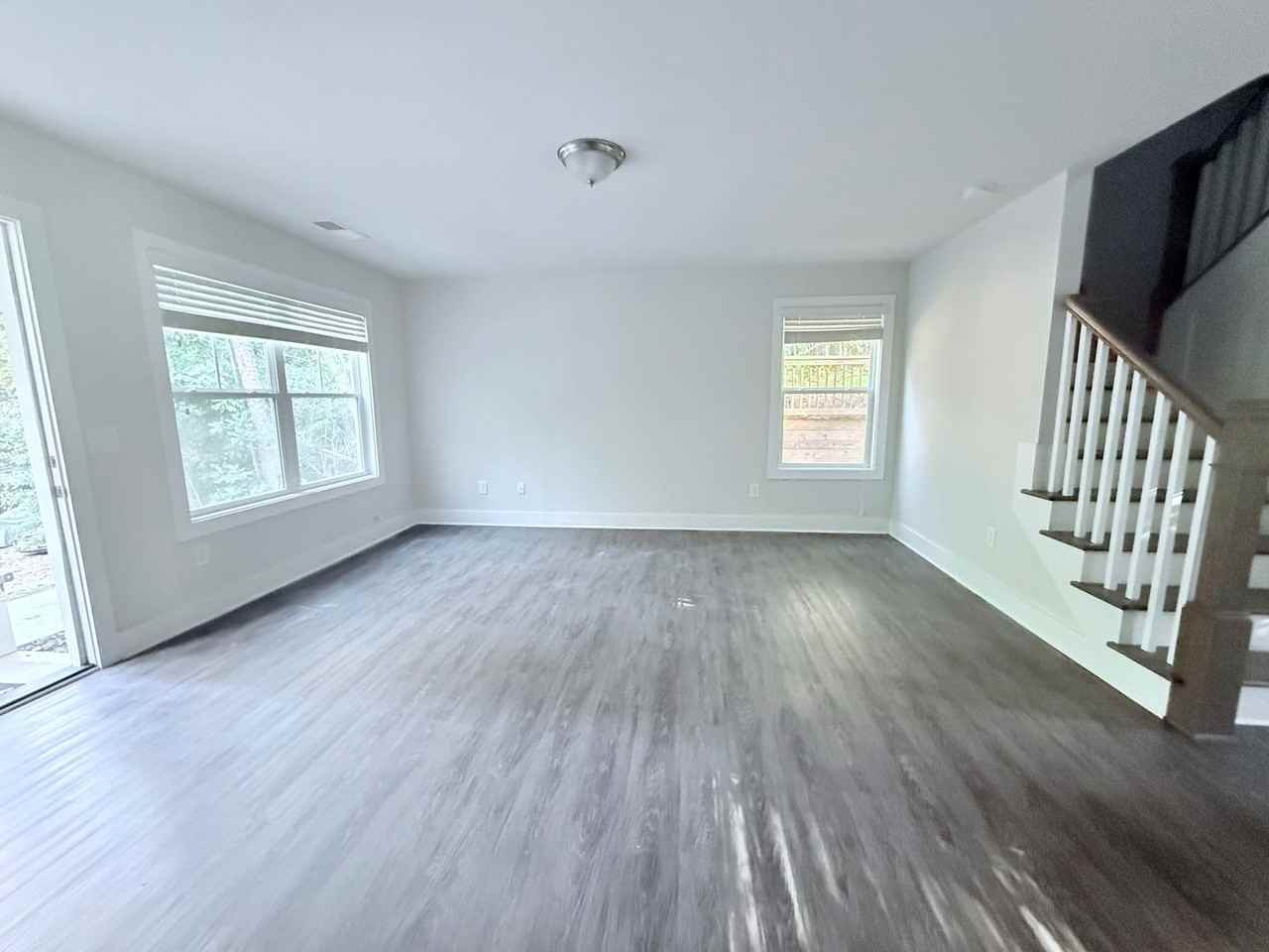 5210 Phoenix St - Photo 2 of 16