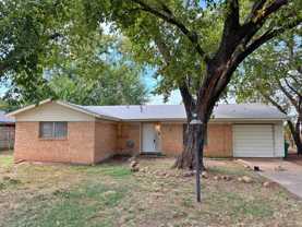 1001 W Beverly Loop - Photo 1 of 1