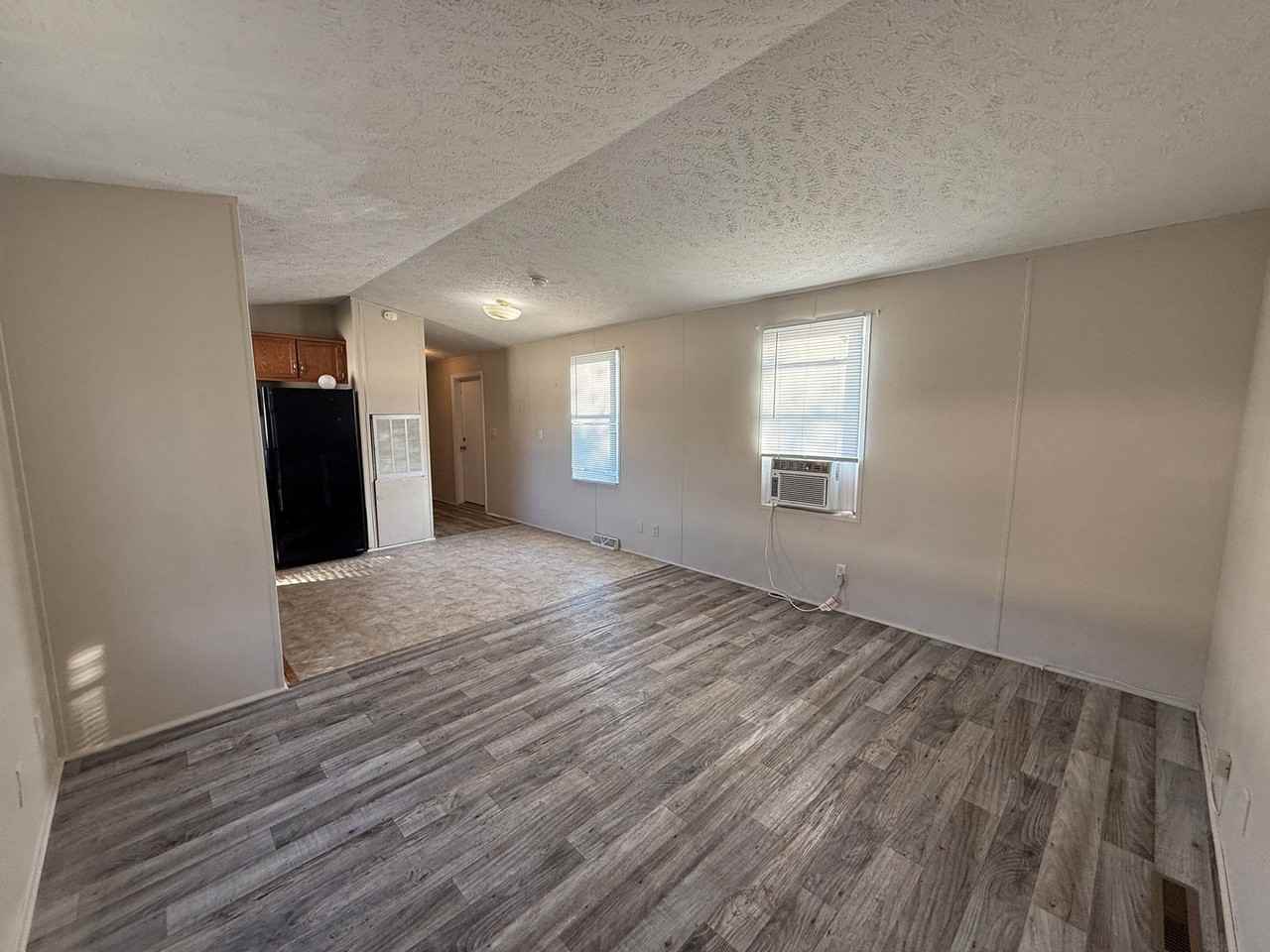 2210 Center St - Photo 2 of 10