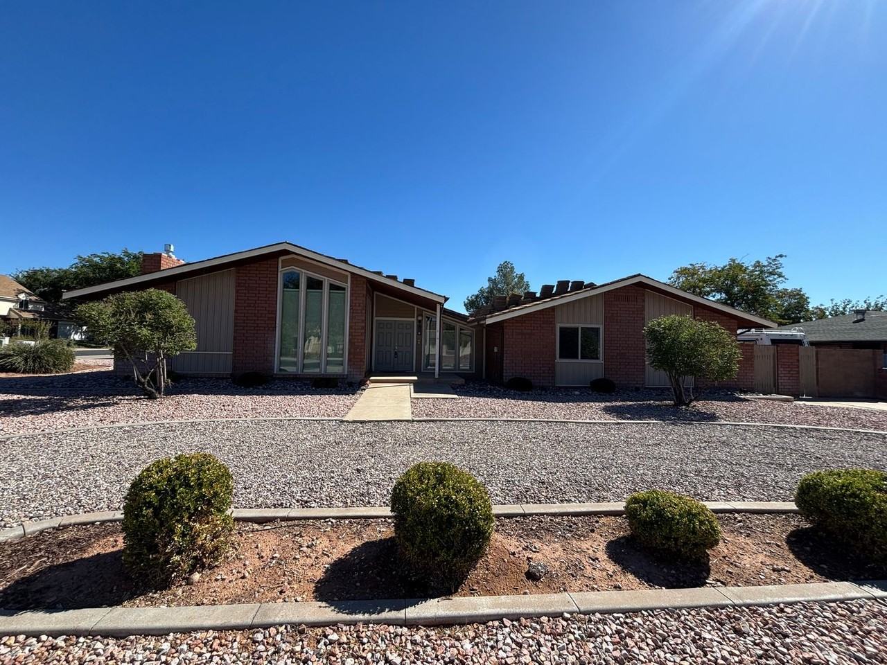 3605 Pomegranate Way - Photo 3 of 43