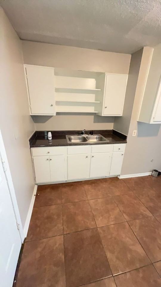 3630 Wilshire Road - Photo 5 of 9