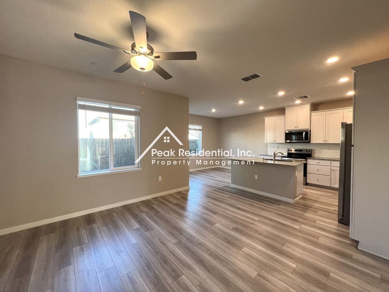 2808 Bedell St - Photo 3 of 25