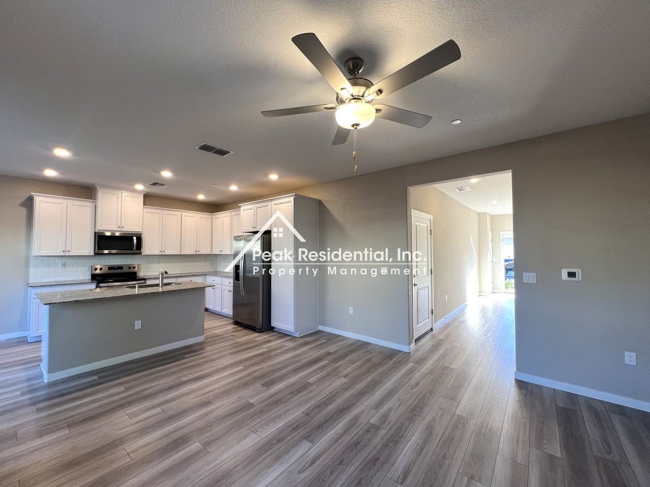 2808 Bedell St - Photo 4 of 25